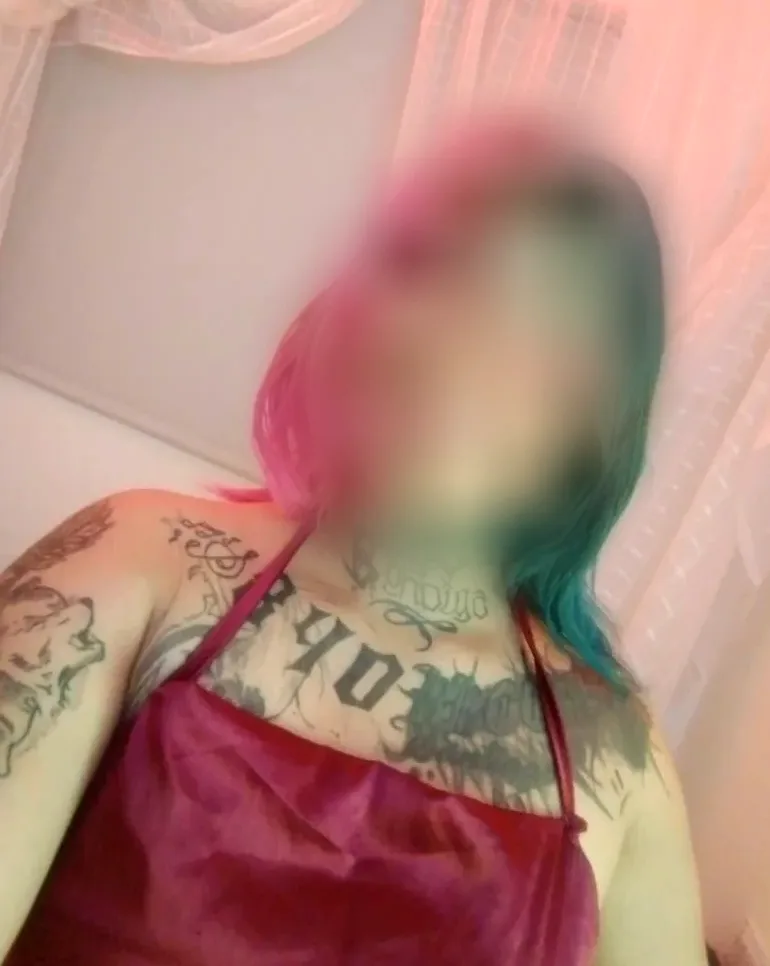 Alena, 32