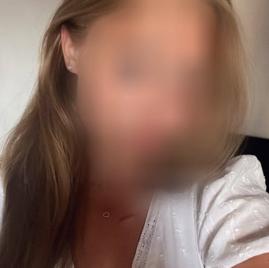 Andrea, 19