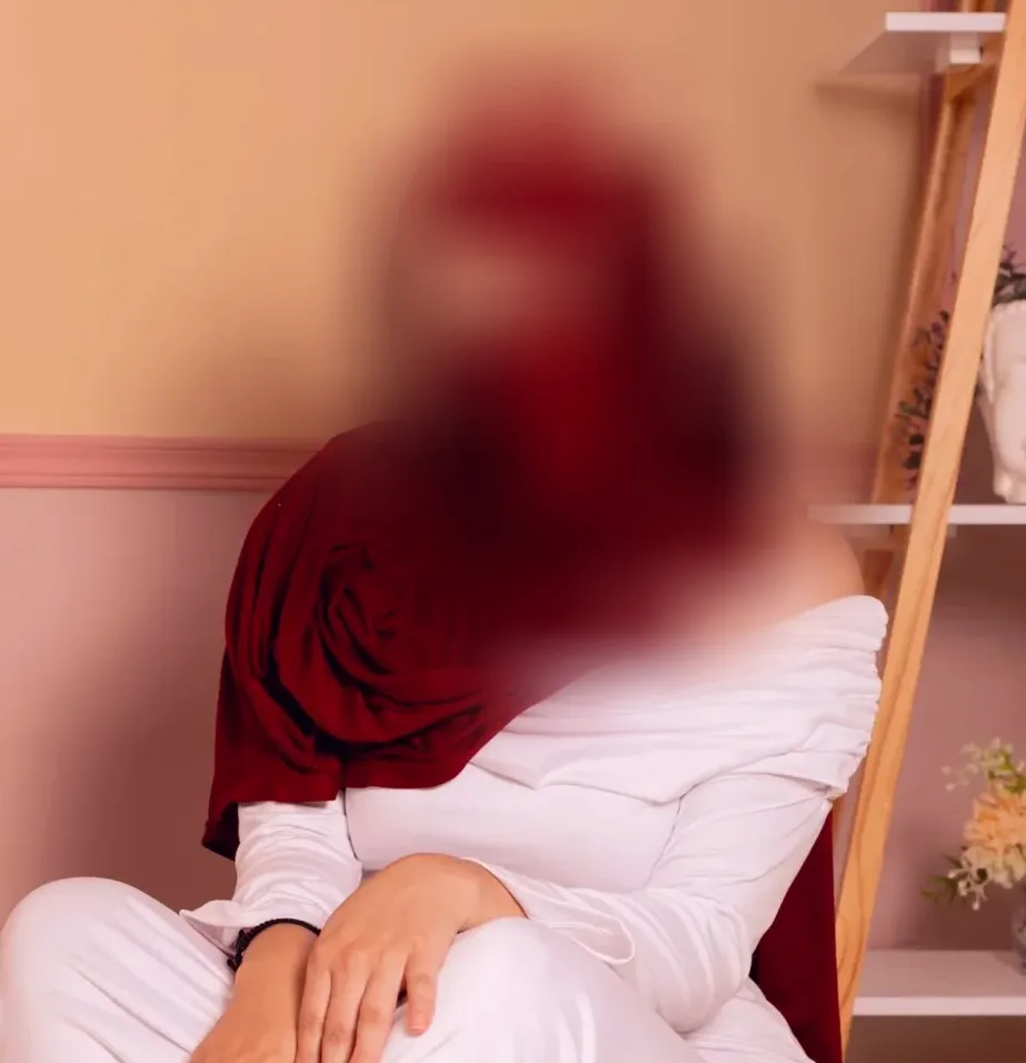 Aylin, 22
