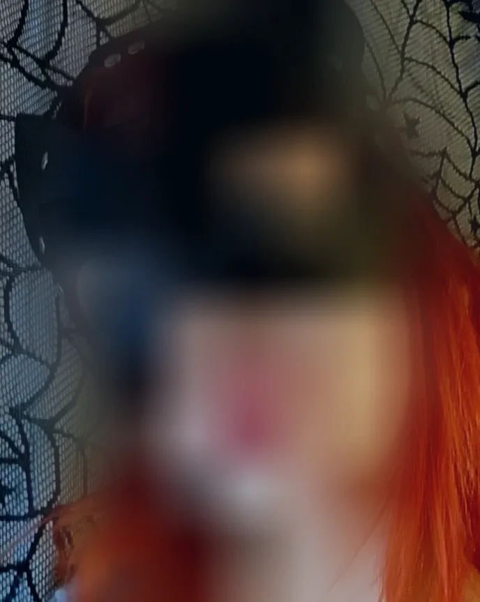 Isabell, 33