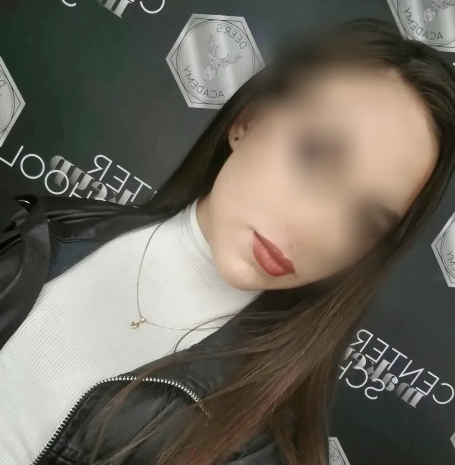 Lilly, 25