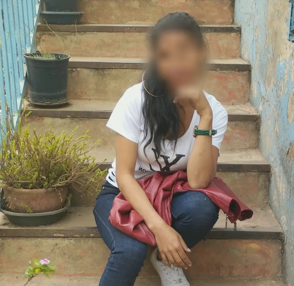 Nora, 29