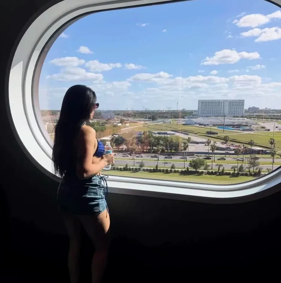 Simone, 20