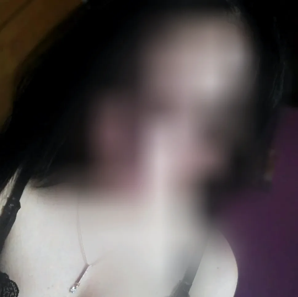 Stefanie, 32
