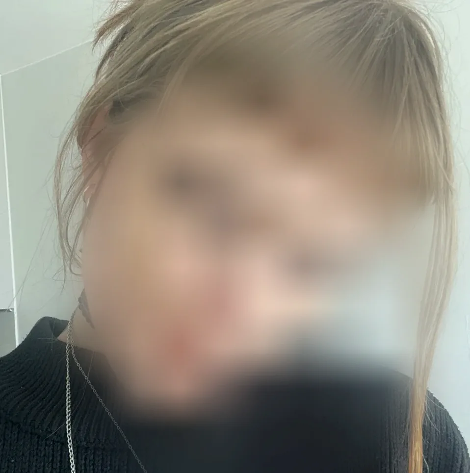 Yvonne, 19